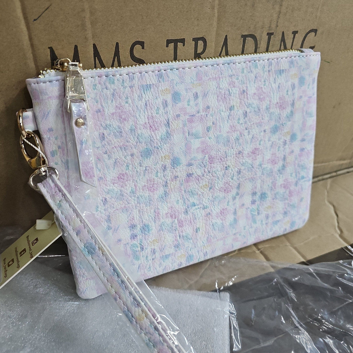 CLW2505 Gingham Clutch With Wristlet - MiMi Wholesale
