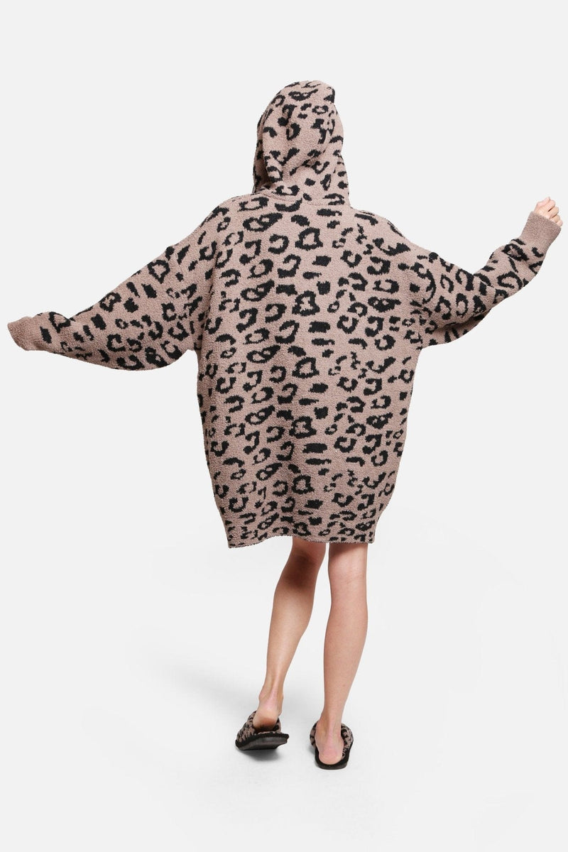 JCL2146 Leopard Super Lux Wearable Blanket - MiMi Wholesale