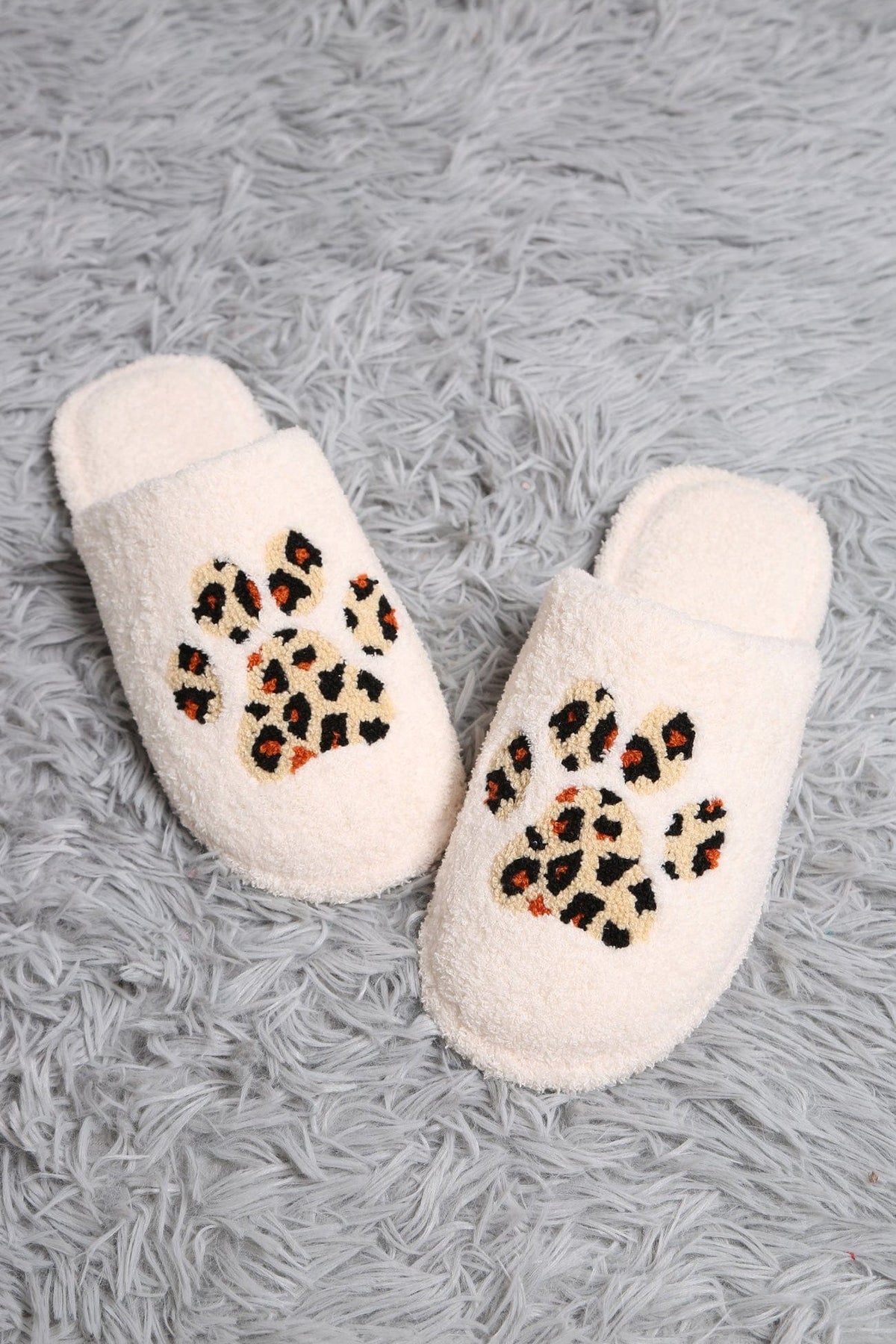 JCl4217-01 Super Lux Leopard Paw Slippers - MiMi Wholesale