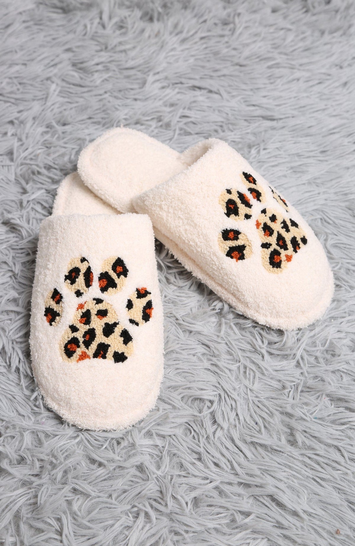 JCl4217-01 Super Lux Leopard Paw Slippers - MiMi Wholesale