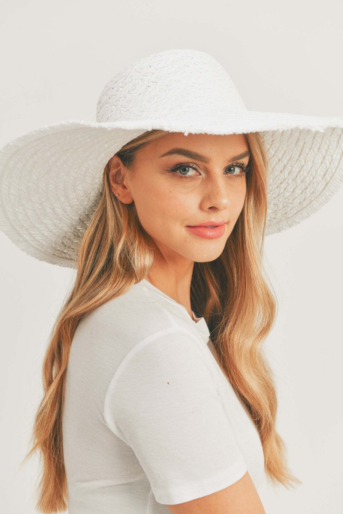 MH0095 Floppy Straw Sun Hat with Frayed Edges - MiMi Wholesale