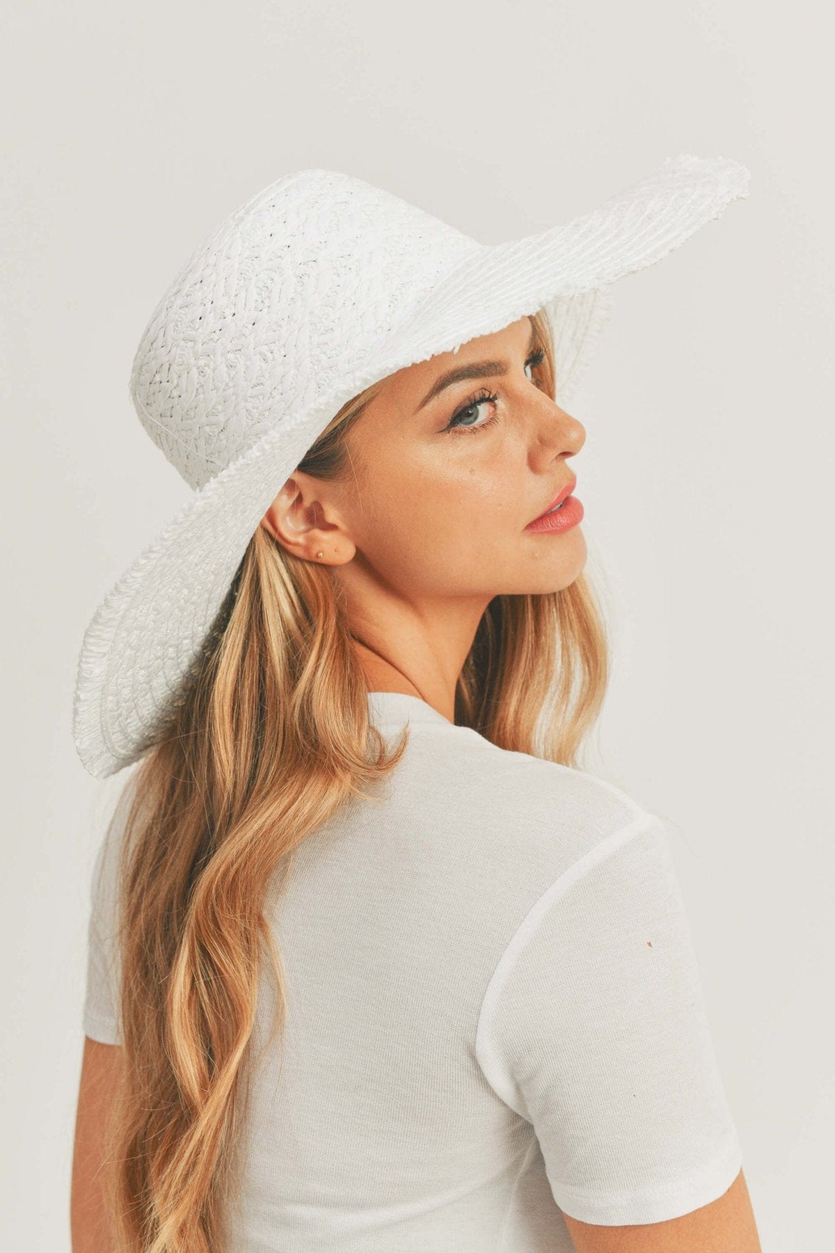 MH0095 Floppy Straw Sun Hat with Frayed Edges - MiMi Wholesale