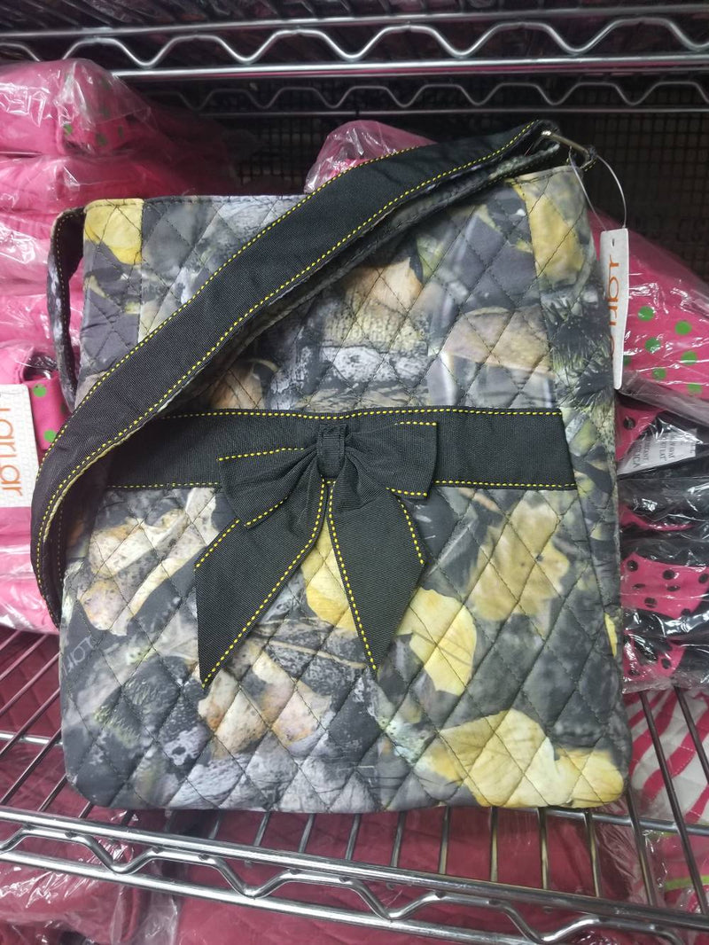 QRC2723 Mountain Camo Quilted Hipster/Messenger - MiMi Wholesale